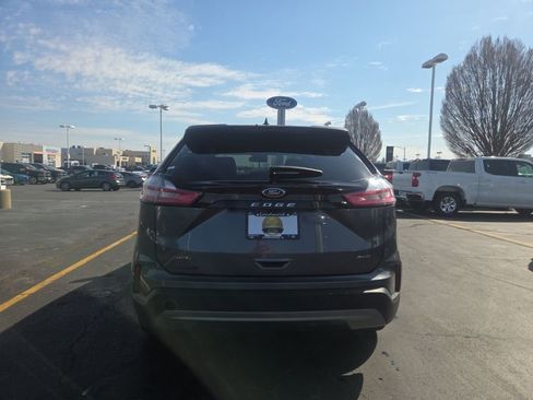Used 2024 Ford Edge SEL image 5