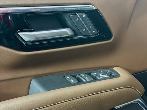 Used 2025 Chevrolet Suburban High Country image 20