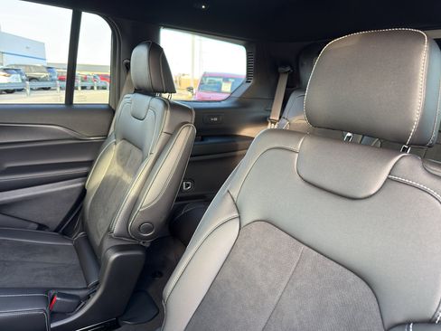 New 2025 Jeep Grand Cherokee L Altitude AWD/4WD image 33