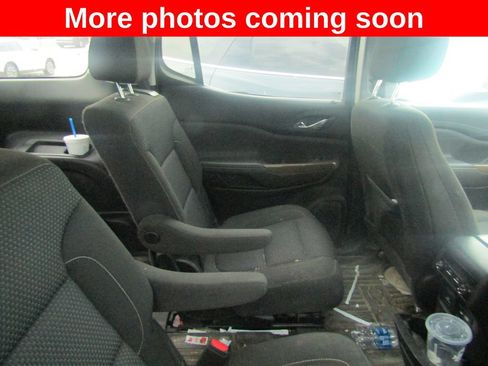 Used 2022 GMC Acadia SLE w/ Driver Convenience Package FWD image 12