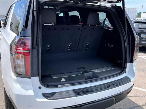Used 2024 Chevrolet Tahoe RST w/ Luxury Package AWD/4WD image 4