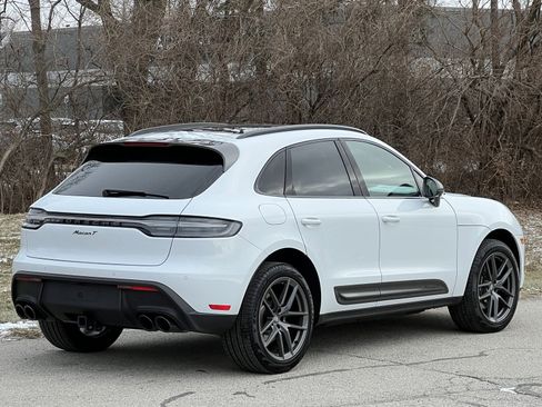 Certified 2025 Porsche Macan Turbo image 6