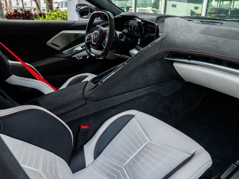 Used 2023 Chevrolet Corvette Z06 RWD image 9
