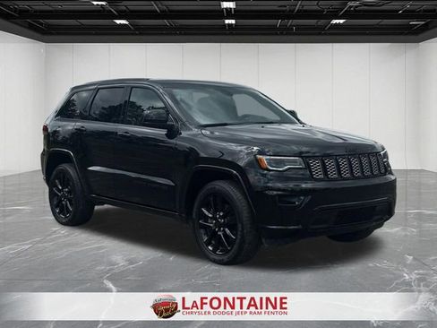 Used 2021 Jeep Grand Cherokee Laredo X AWD/4WD image 7