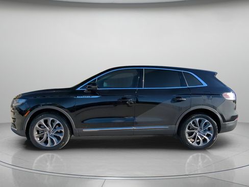 Used 2023 Lincoln Nautilus Reserve w/ Equipment Group 201A AWD/4WD image 13