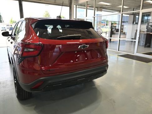 Used 2024 Chevrolet Trax RS w/ Driver Confidence Package FWD image 6