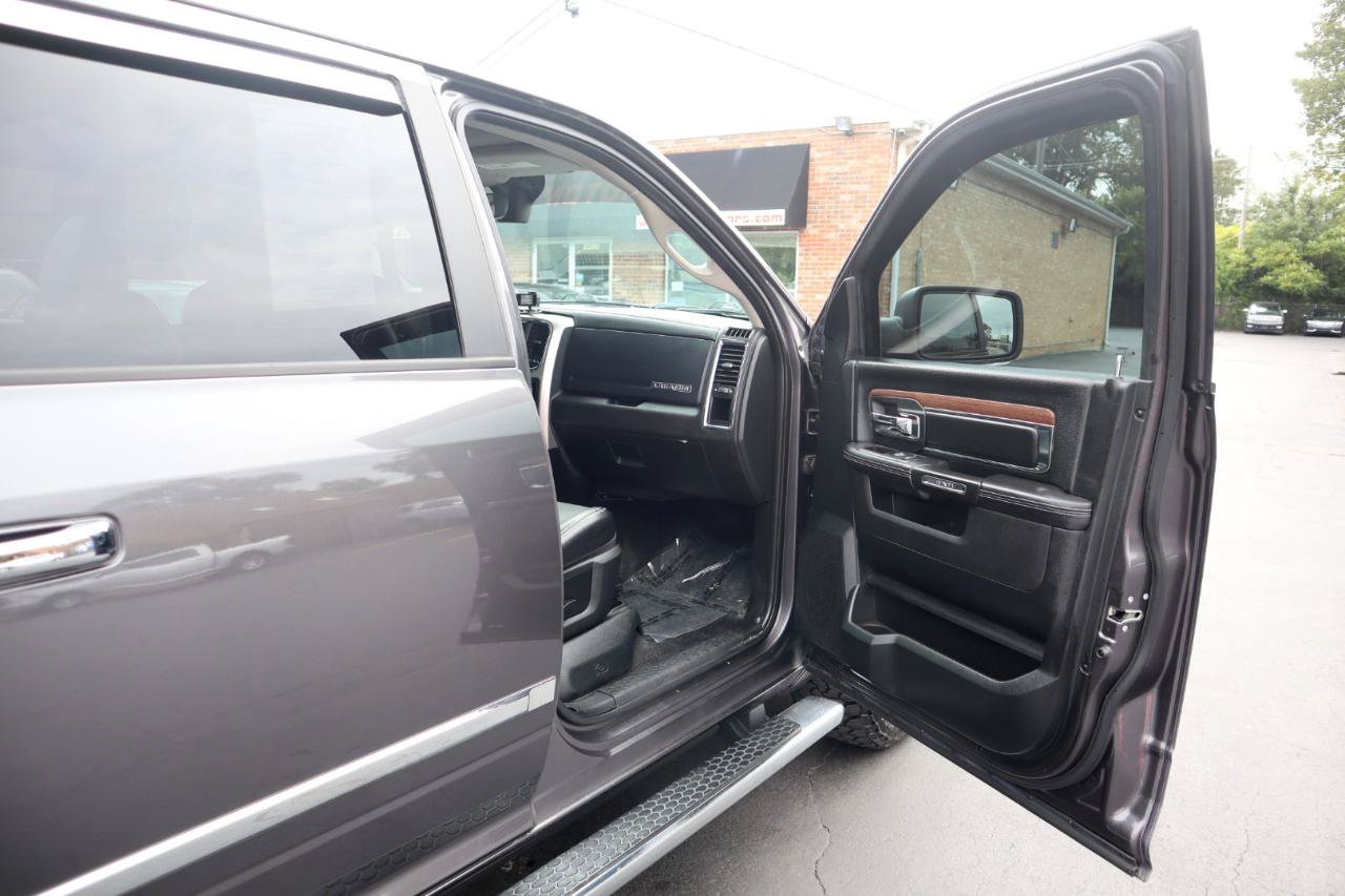 Used 2017 RAM 1500 Laramie w/ Convenience Group AWD/4WD image 10