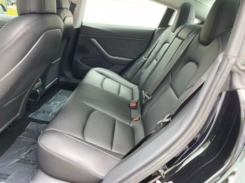 Used 2023 Tesla Model 3 Standard Range image 16