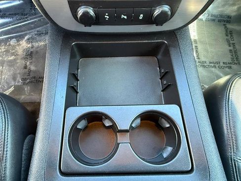 Used 2013 GMC Yukon SLT w/ SLT-2 Equipment Package image 38