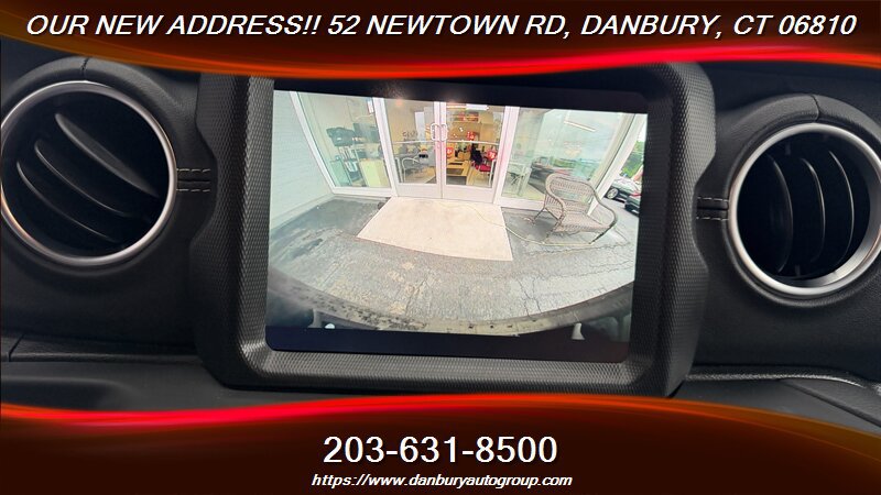 Used 2021 Jeep Wrangler Unlimited Sahara w/ Cold Weather Group AWD/4WD image 25