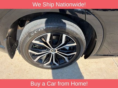 Used 2025 Toyota Crown Signia AWD/4WD image 32