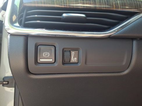 Used 2023 Cadillac XT4 Premium Luxury FWD image 11