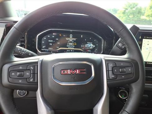 Used 2024 GMC Sierra 1500 Elevation AWD/4WD image 17