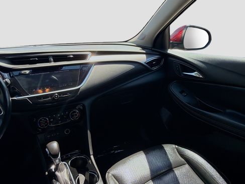 Used 2022 Buick Encore GX Essence w/ Experience Buick Package FWD image 19