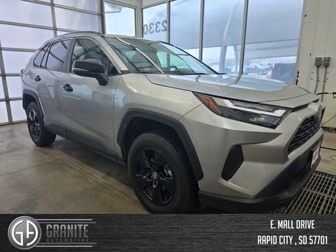 Used 2025 Toyota RAV4 XLE image 7