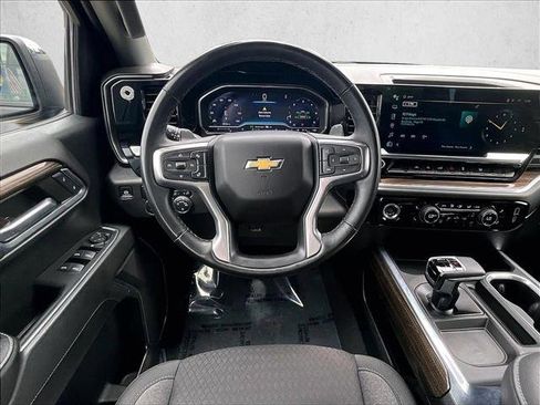 Used 2024 Chevrolet Silverado 1500 LT RWD image 7