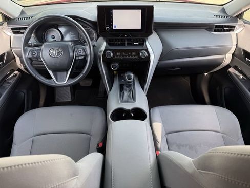 Used 2023 Toyota Venza LE AWD/4WD image 10