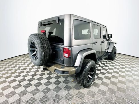 Used 2017 Jeep Wrangler Unlimited Sahara image 10