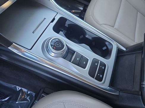 Certified 2022 Ford Explorer XLT w/ Equipment Group 202A image 25