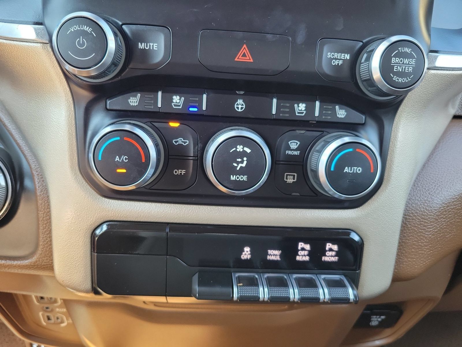 Used 2019 RAM 1500 Laramie AWD/4WD image 20