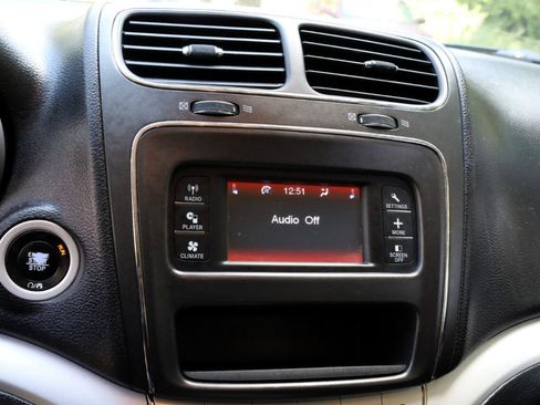 Used 2020 Dodge Journey SE w/ Blacktop Package image 27