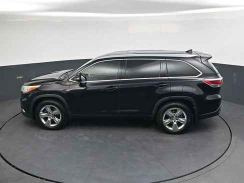Used 2015 Toyota Highlander Limited AWD/4WD image 28