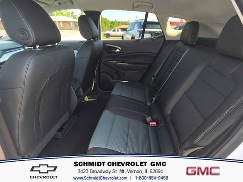 New 2026 Chevrolet Trax LT w/ LT Convenience Package FWD image 10