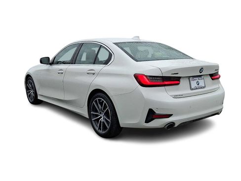 Used 2019 BMW 330i xDrive Sedan w/ Convenience Package AWD/4WD image 4