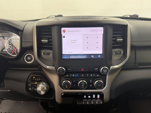 Used 2022 RAM 1500 Laramie AWD/4WD image 18