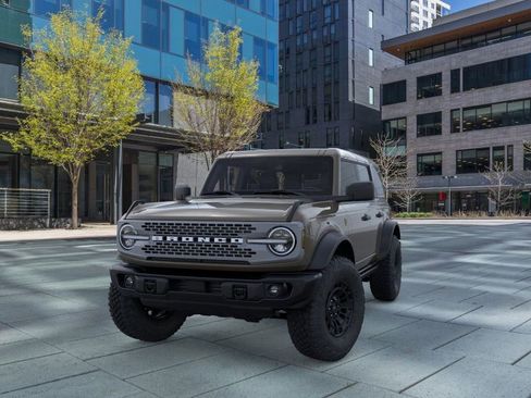 New 2026 Ford Bronco Badlands w/ Sasquatch Package image 2