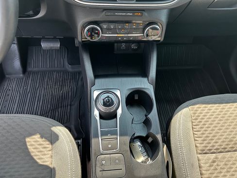 Used 2022 Ford Escape SE w/ SE Sport Appearance Package AWD/4WD image 17