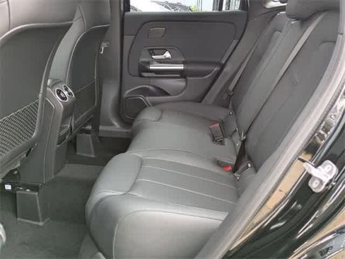 Used 2025 Mercedes-Benz GLA 250 image 5