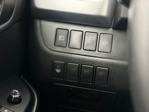 Used 2019 Toyota Highlander XLE AWD/4WD image 21