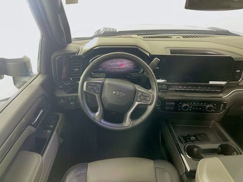 Used 2025 Chevrolet Silverado 2500 ZR2 image 25