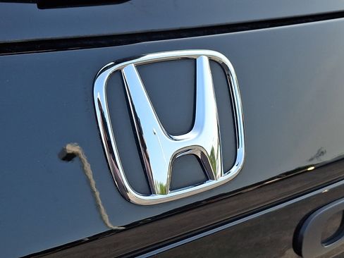 Used 2025 Honda Pilot Elite image 34