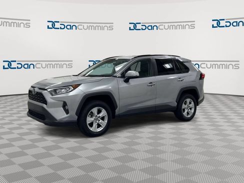 Used 2021 Toyota RAV4 XLE FWD image 4