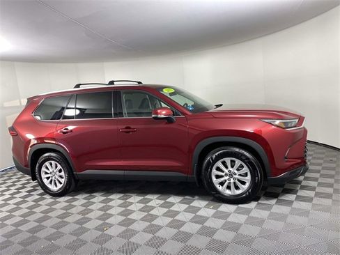 Used 2025 Toyota Grand Highlander AWD Hybrid image 10