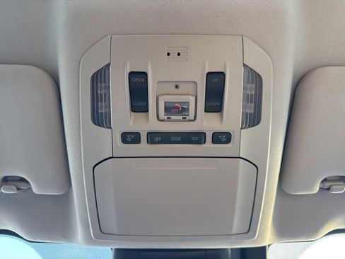 Used 2021 Toyota Highlander XLE image 42