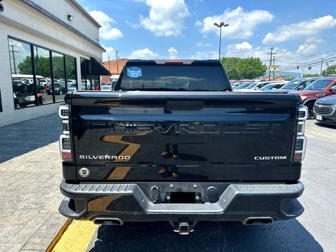 Used 2019 Chevrolet Silverado 1500 Custom w/ Custom Max Trailering Package image 4