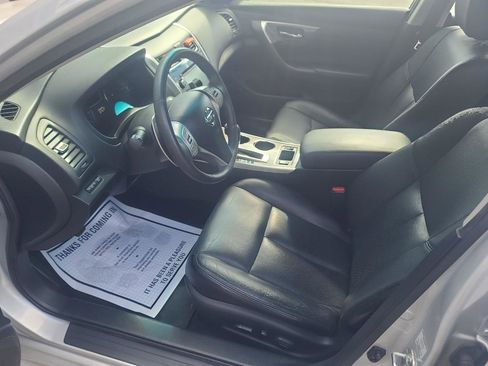 Used 2015 Nissan Altima 3.5 SL FWD image 10
