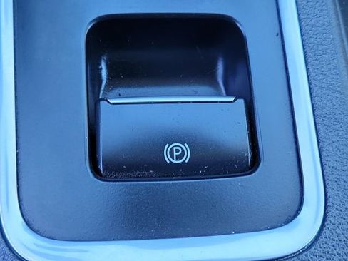 Used 2019 Ford Escape SEL image 16