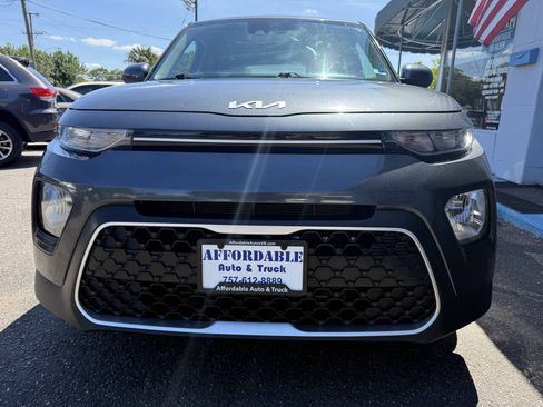 Used 2022 Kia Soul LX w/ Technology Package FWD image 9
