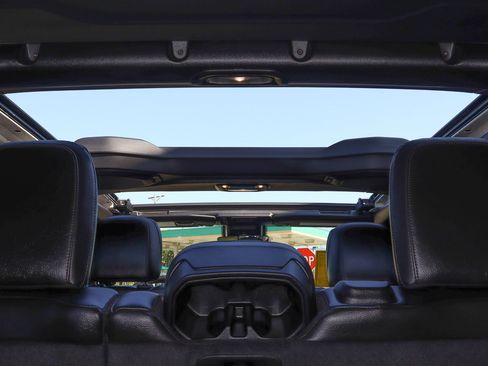 Used 2022 Jeep Wrangler Unlimited Rubicon w/ Trailer Tow Package image 27