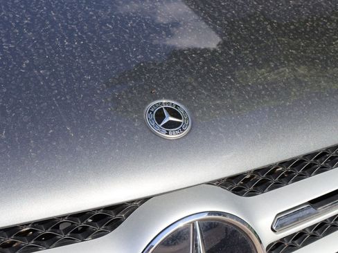 Used 2021 Mercedes-Benz GLC 300 4MATIC image 2