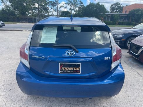 Used 2015 Toyota Prius C One image 6