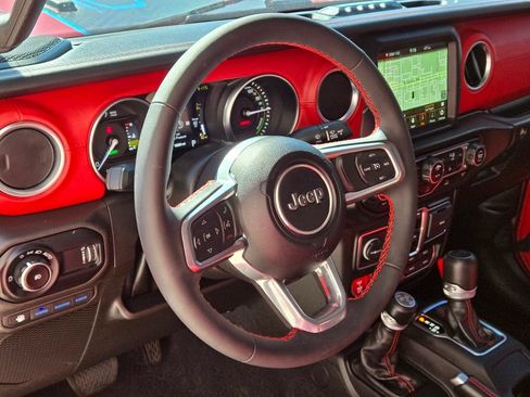 Used 2023 Jeep Wrangler Unlimited Rubicon 4xe AWD/4WD image 23