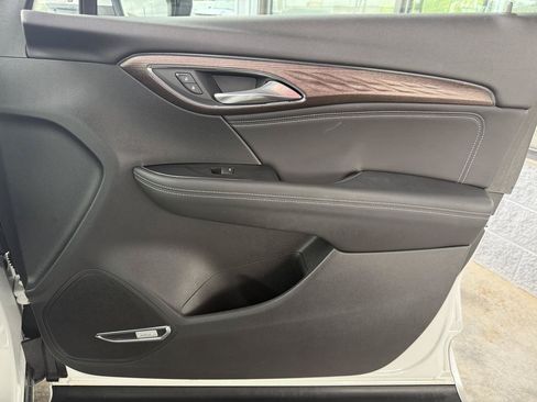 Used 2023 Buick Envision Avenir AWD/4WD image 37