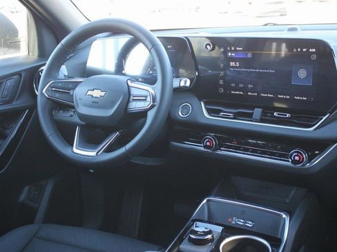 New 2026 Chevrolet Equinox LT w/ Convenience Package II image 9