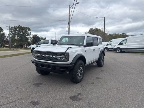 New 2025 Ford Bronco Badlands image 15