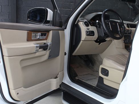 Used 2016 Land Rover LR4 HSE AWD/4WD image 25